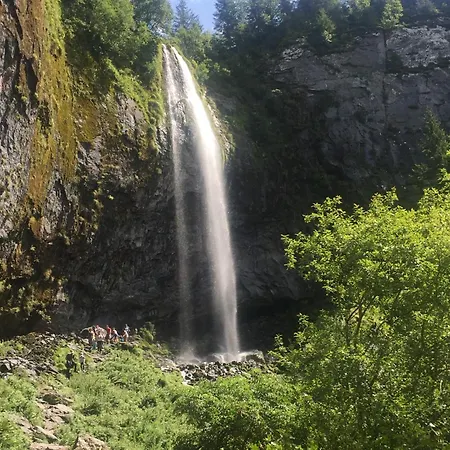 La Vallee * La Tour-dʼAuvergne
